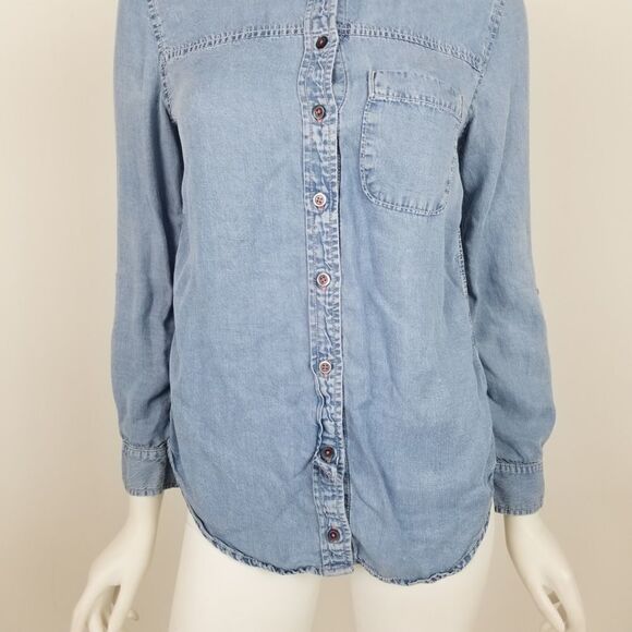 Holding Horses Anthropologie Chambray Button Down - Picture 3 of 6